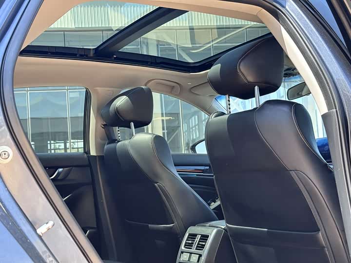 Фото 13 - Honda Accord