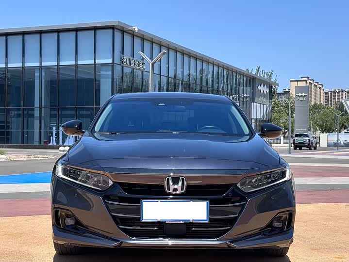 Фото 2 - Honda Accord