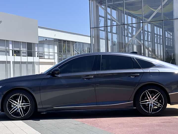 Фото 7 - Honda Accord