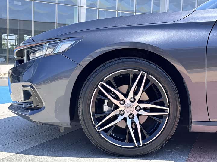 Фото 8 - Honda Accord