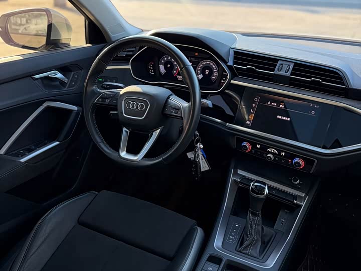 Фото 16 - Audi Q3