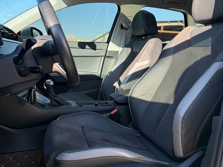 Фото 17 - Audi Q3