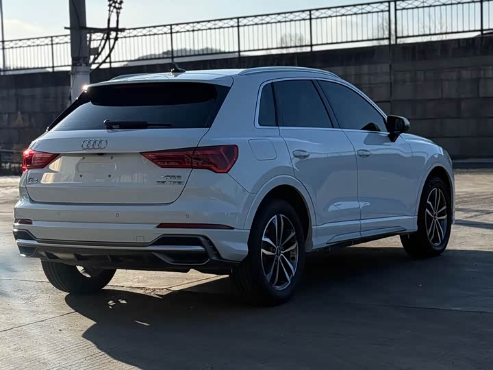 Фото 29 - Audi Q3