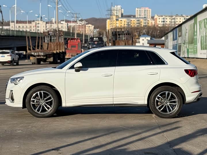 Фото 3 - Audi Q3