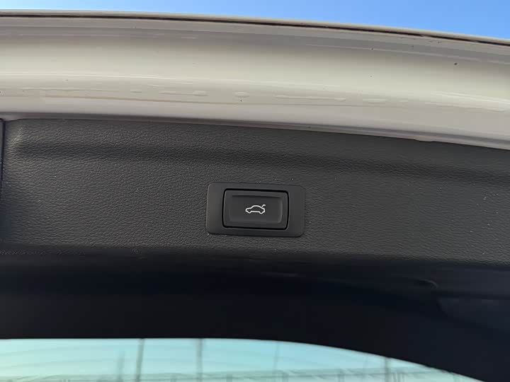 Фото 30 - Audi Q3