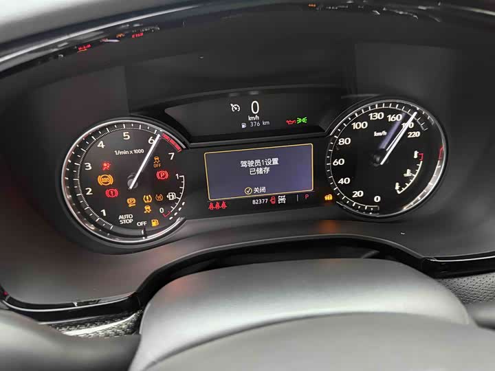 Фото 10 - Cadillac XT5