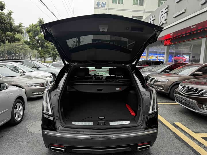 Фото 15 - Cadillac XT5