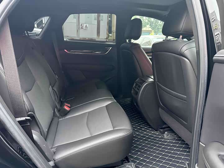 Фото 17 - Cadillac XT5