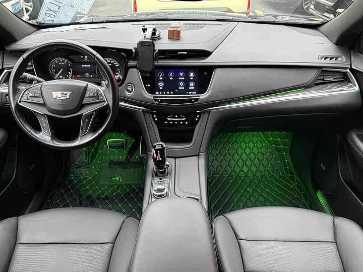 Фото 7 - Cadillac XT5