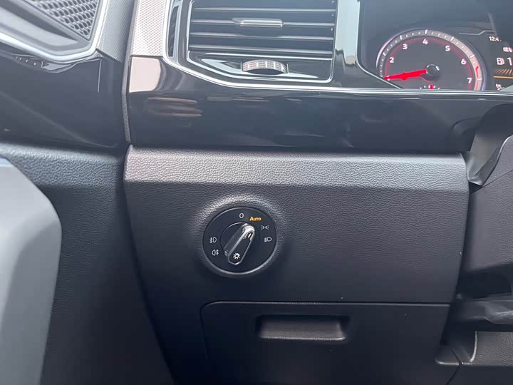 Фото 12 - Volkswagen Tayron