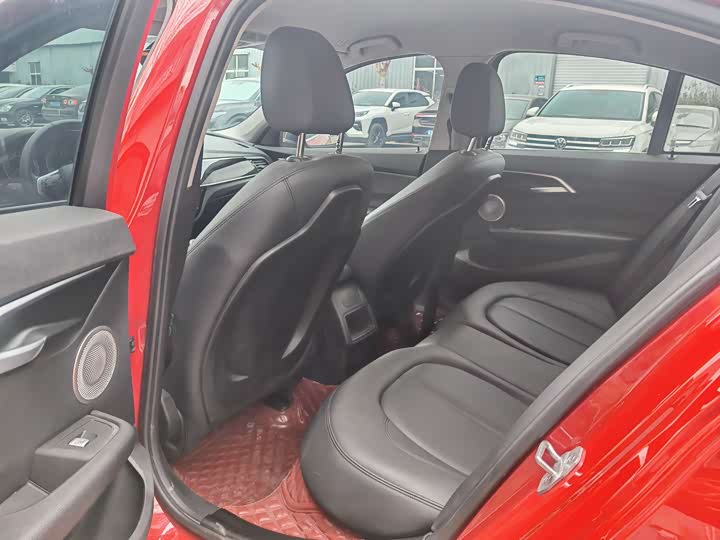 Фото 8 - BMW 1 Series