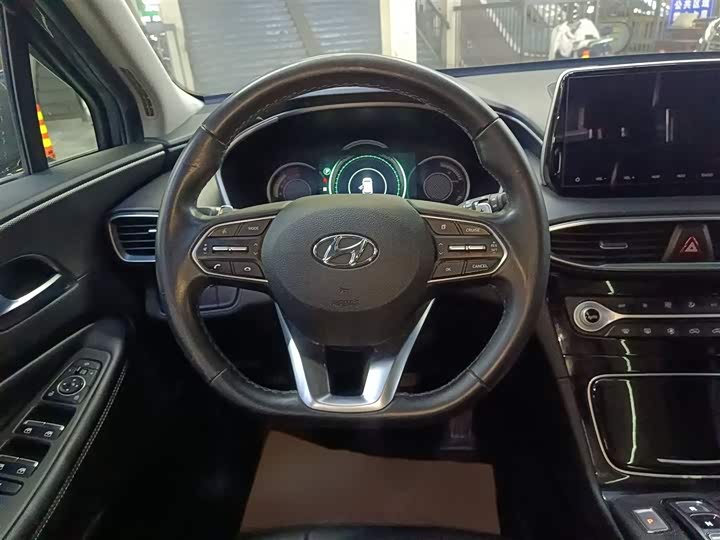 Фото 7 - Hyundai Santa Fe