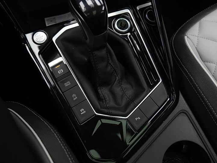 Фото 15 - Volkswagen Tayron