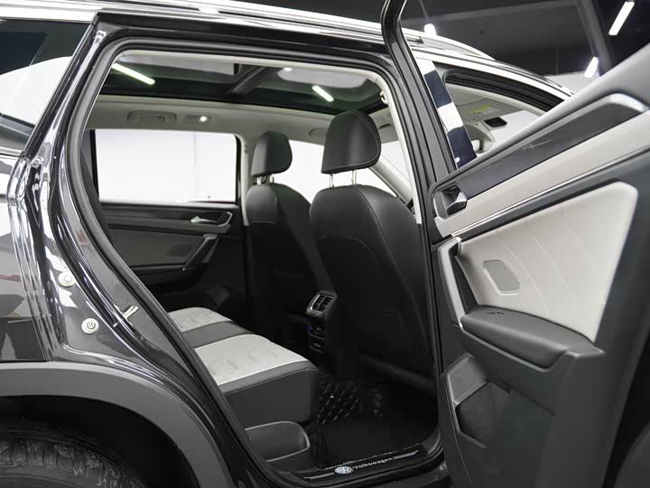 Фото 20 - Volkswagen Tayron