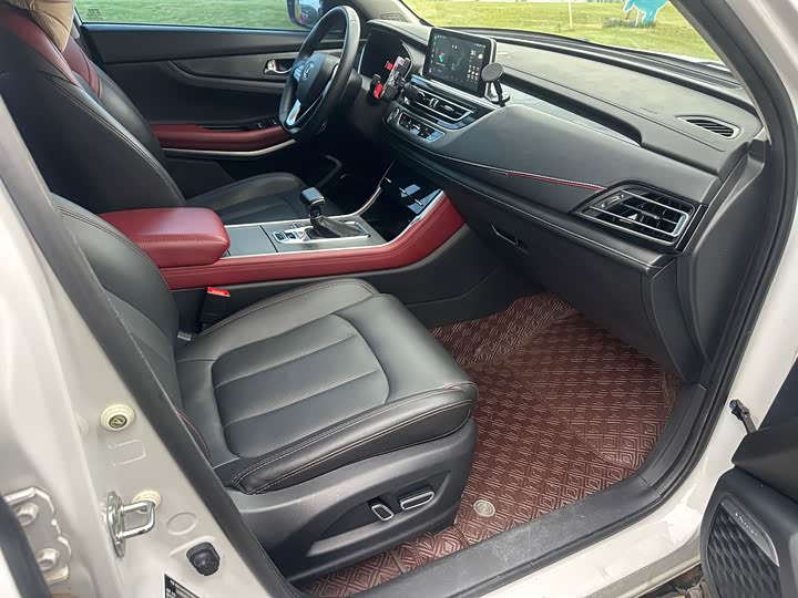 Фото 9 - Changan CS75