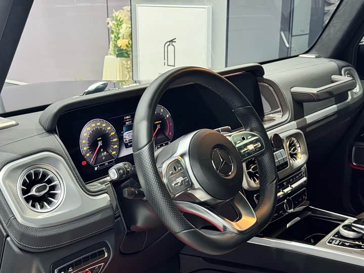 Фото 11 - Mercedes-Benz G-Class