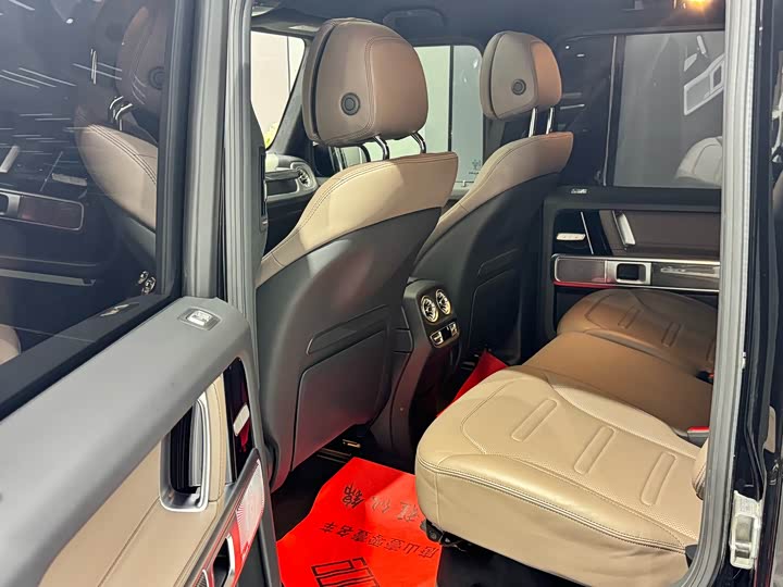 Фото 13 - Mercedes-Benz G-Class