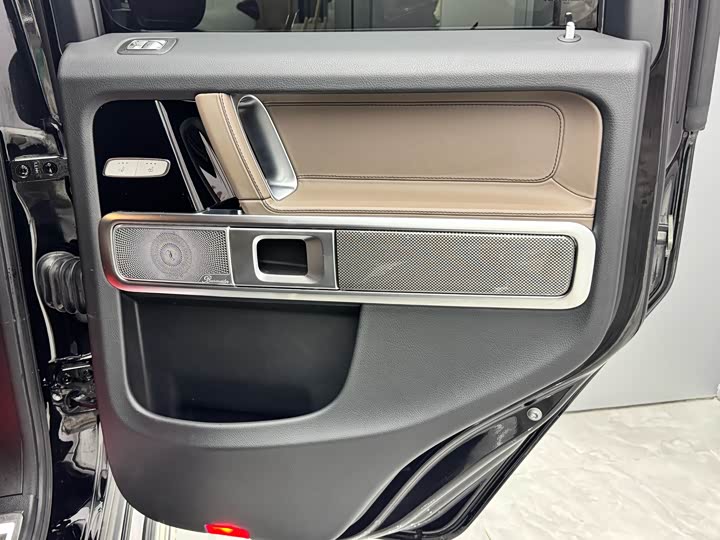 Фото 15 - Mercedes-Benz G-Class