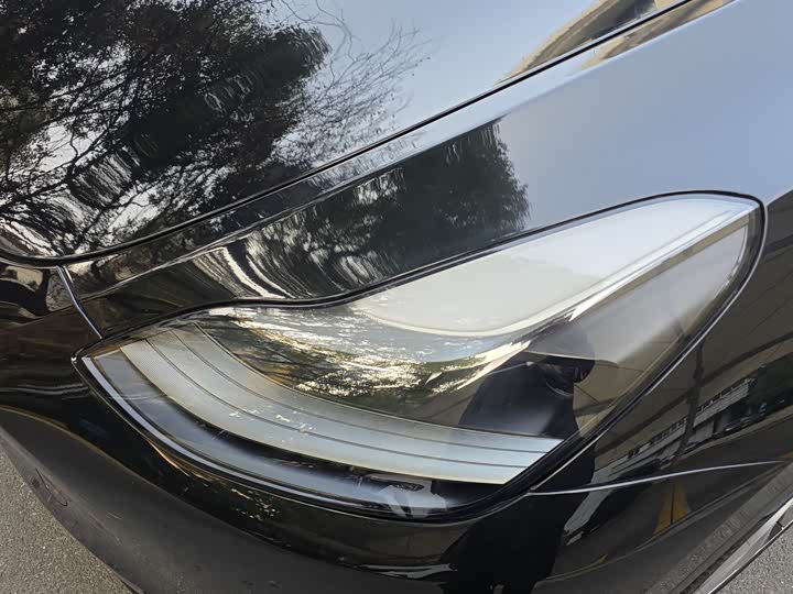 Фото 10 - Tesla Model Y