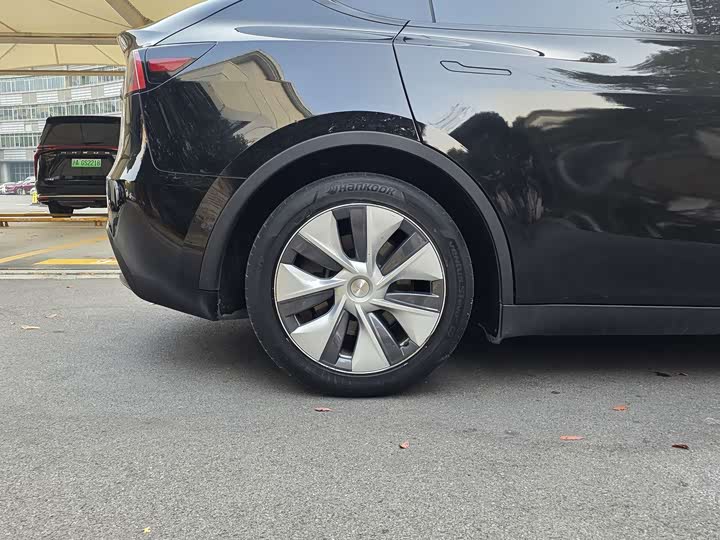 Фото 11 - Tesla Model Y