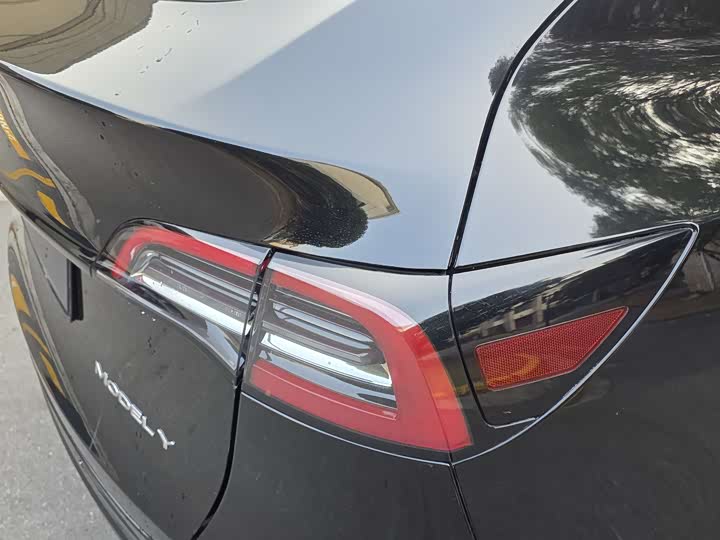 Фото 12 - Tesla Model Y