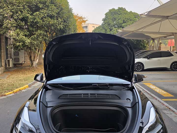 Фото 15 - Tesla Model Y