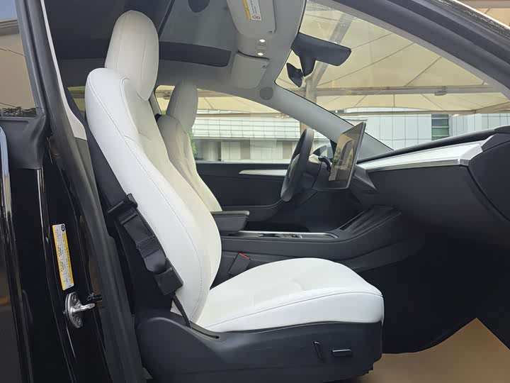 Фото 22 - Tesla Model Y