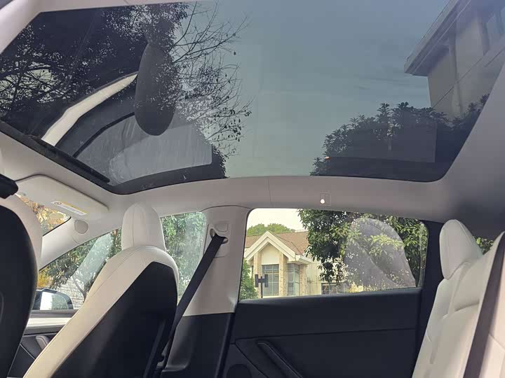 Фото 23 - Tesla Model Y
