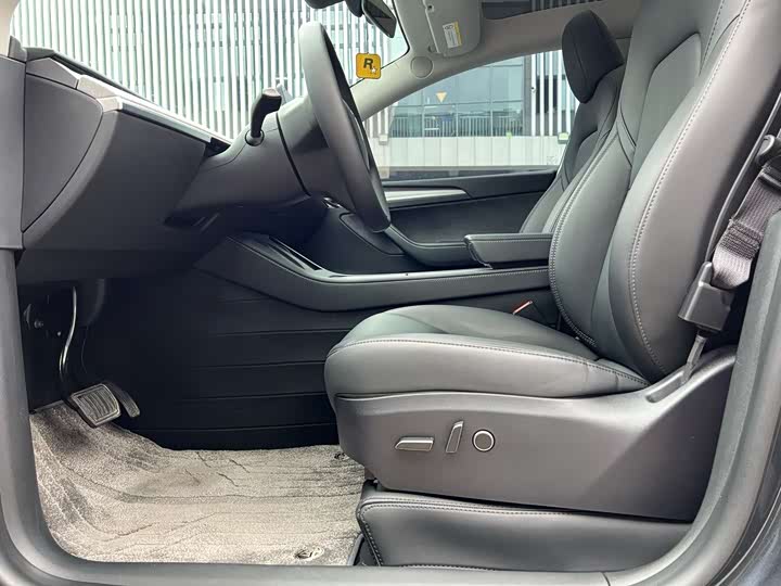 Фото 4 - Tesla Model Y