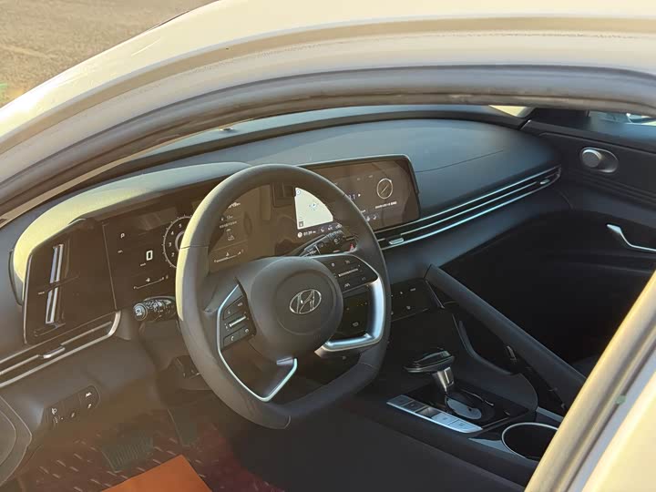 Фото 13 - Hyundai Elantra N line