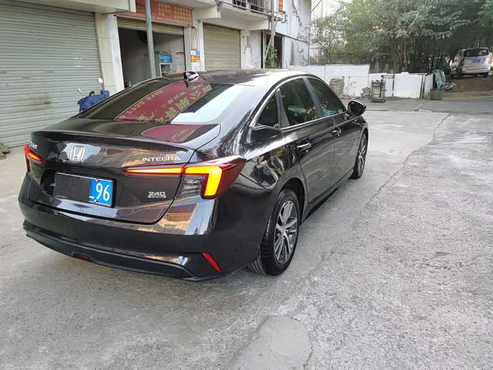 Фото 6 - Honda Integra