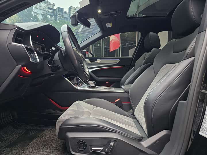 Фото 19 - Audi A6L