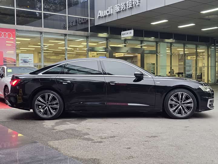 Фото 5 - Audi A6L