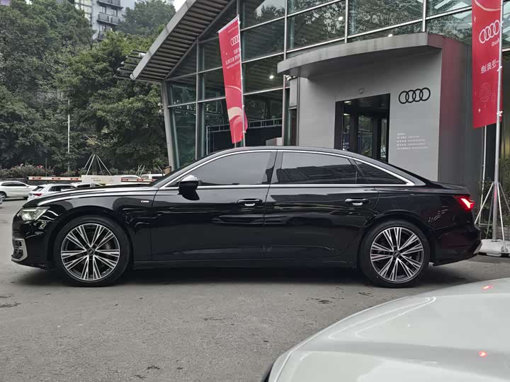 Фото 8 - Audi A6L