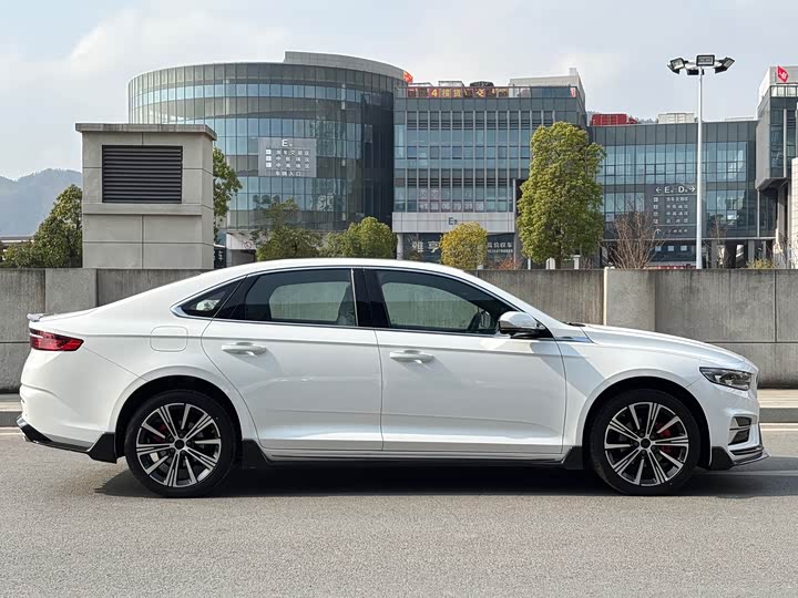 Photo 11 - Geely Preface