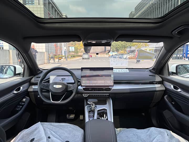 Photo 15 - Geely Preface