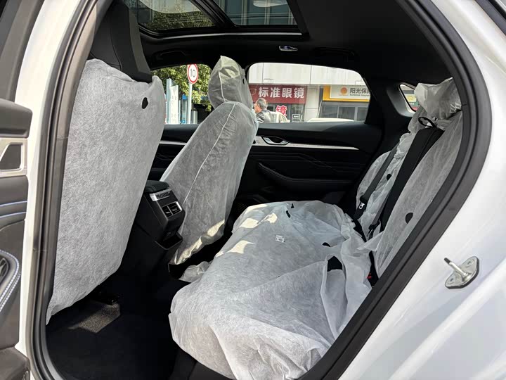 Photo 5 - Geely Preface