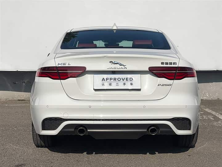 Фото 6 - Jaguar XE L