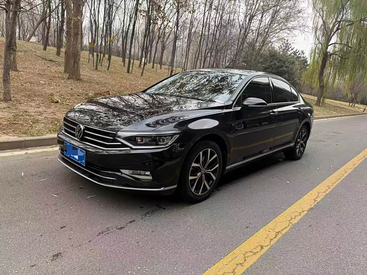 Фото 1 - Volkswagen Magotan