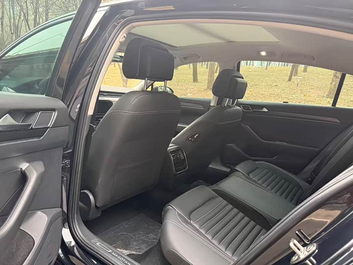 Фото 8 - Volkswagen Magotan