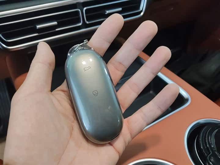 Фото 9 - LiXiang L7