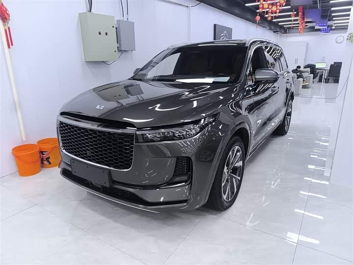 Фото 1 - LiXiang One