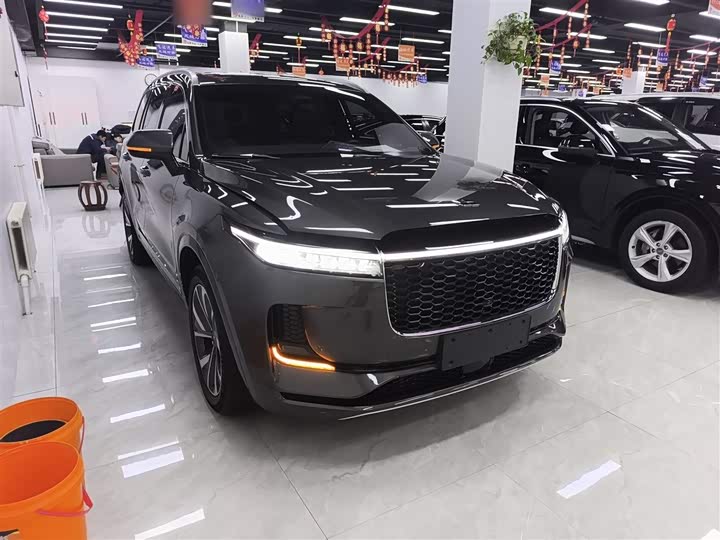 Фото 4 - LiXiang One