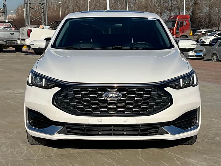 Фото 2 - Ford Escort