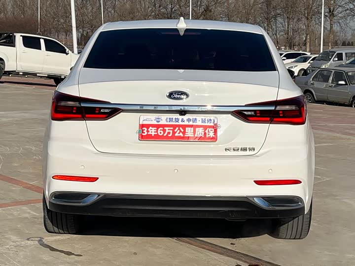 Фото 4 - Ford Escort