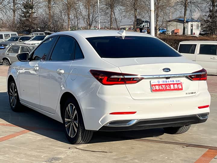 Фото 5 - Ford Escort