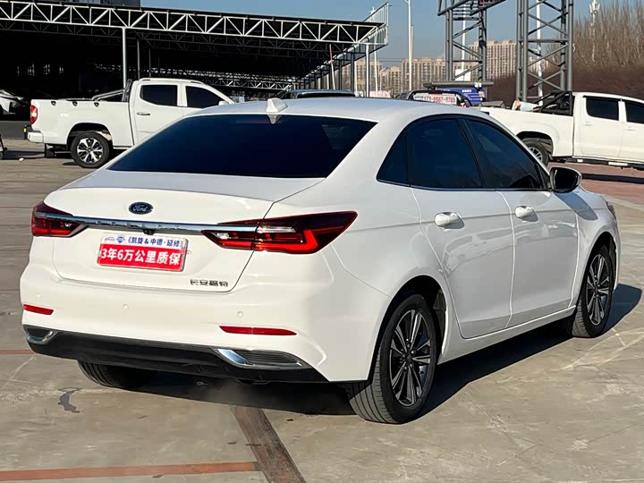 Фото 6 - Ford Escort