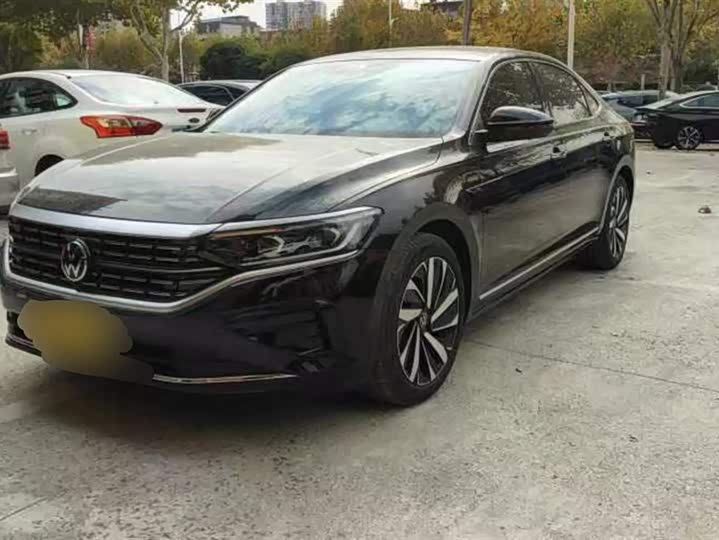 Фото 1 - Volkswagen Passat