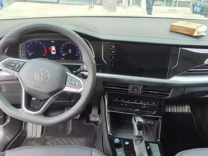 Фото 12 - Volkswagen Passat