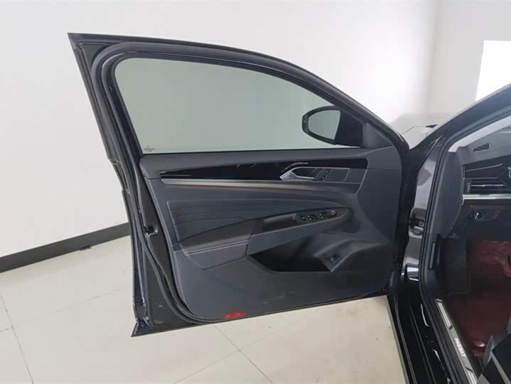 Фото 7 - Volkswagen Passat